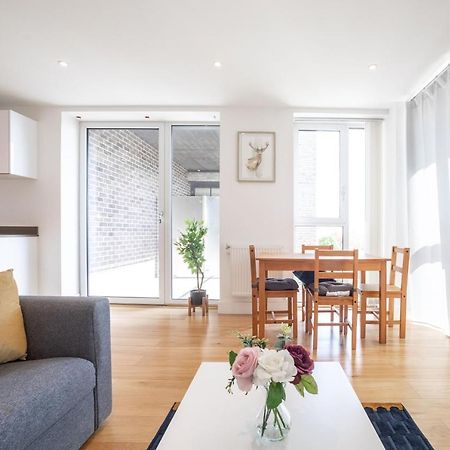 La Creme 1 Bed Apartment - Canning Town Londen Buitenkant foto