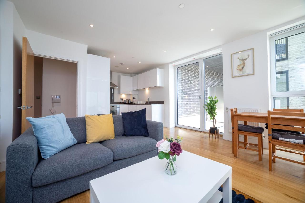 La Creme 1 Bed Apartment - Canning Town Londen Buitenkant foto