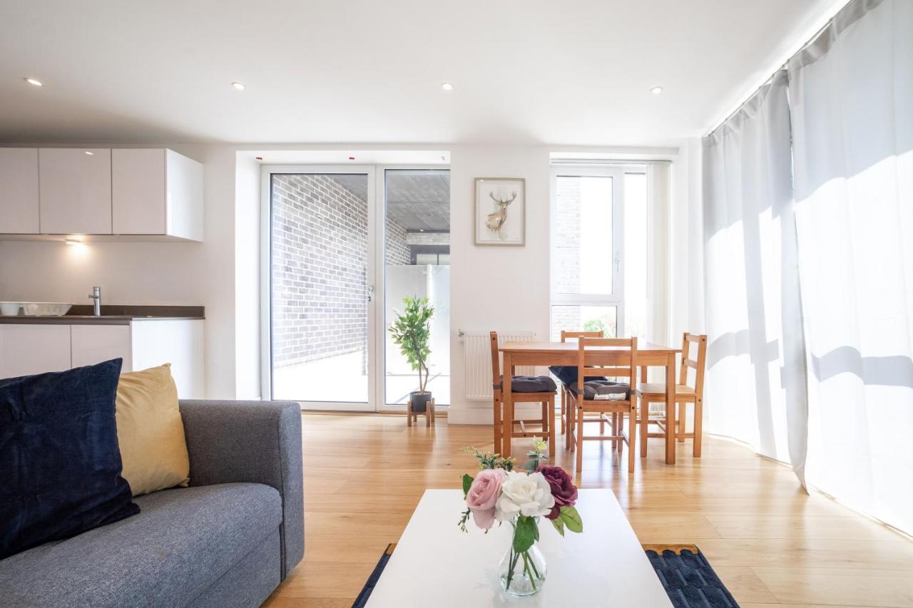 La Creme 1 Bed Apartment - Canning Town Londen Buitenkant foto